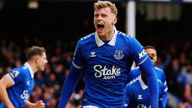 埃弗顿客场抢分,主教练获得掌声了吗